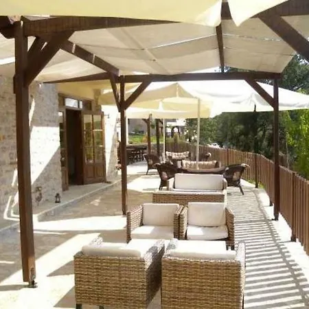 Hotel Koryschades Village